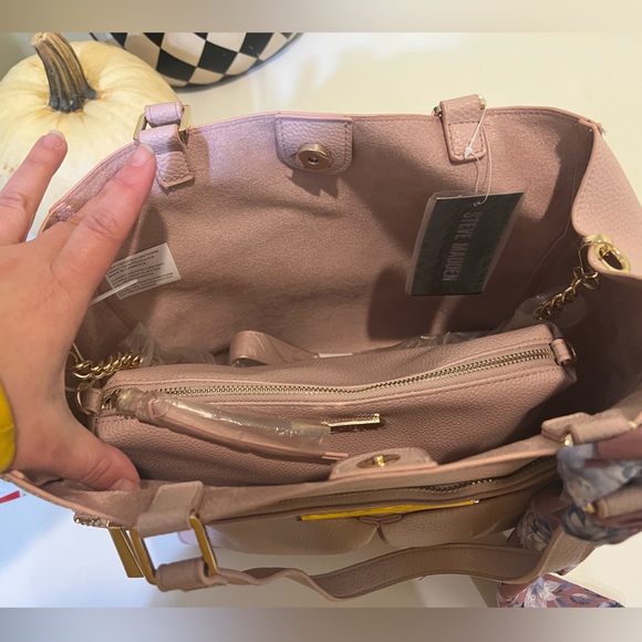 NWT Steve Madden Blush Tote Handbag (includes insert, scarf, & longer handle) - Picture 9 of 13